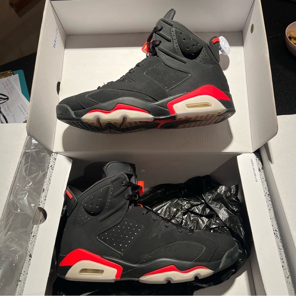 JORDAN 6 RETRO BLACK INFRARED (2019) 100% AUTHENTIC SIZE 9.5 - Picture 8 of 10